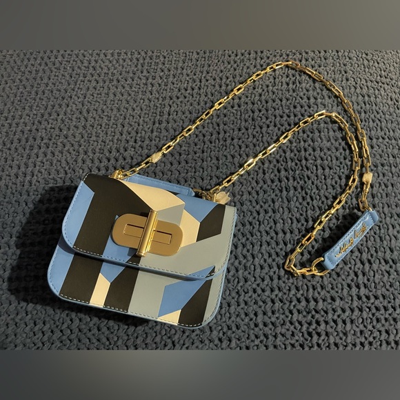 Tommy Hilfiger
TURNLOCK MINI CROSSOVER - Across body bag - Picture 6 of 11